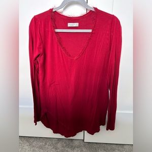 A&F long sleeve V neck tee